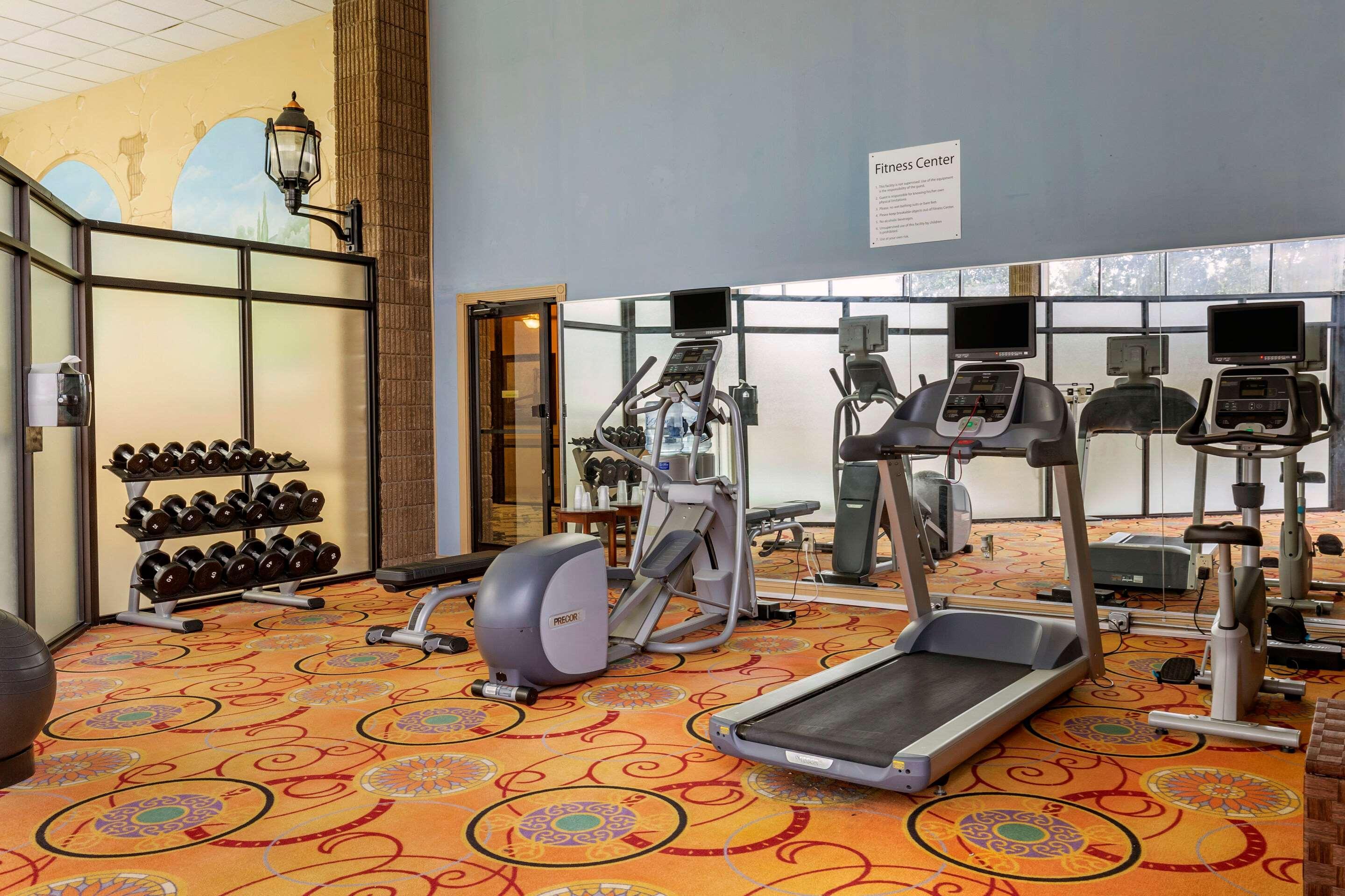 Clarion Hotel Fayetteville Extérieur photo