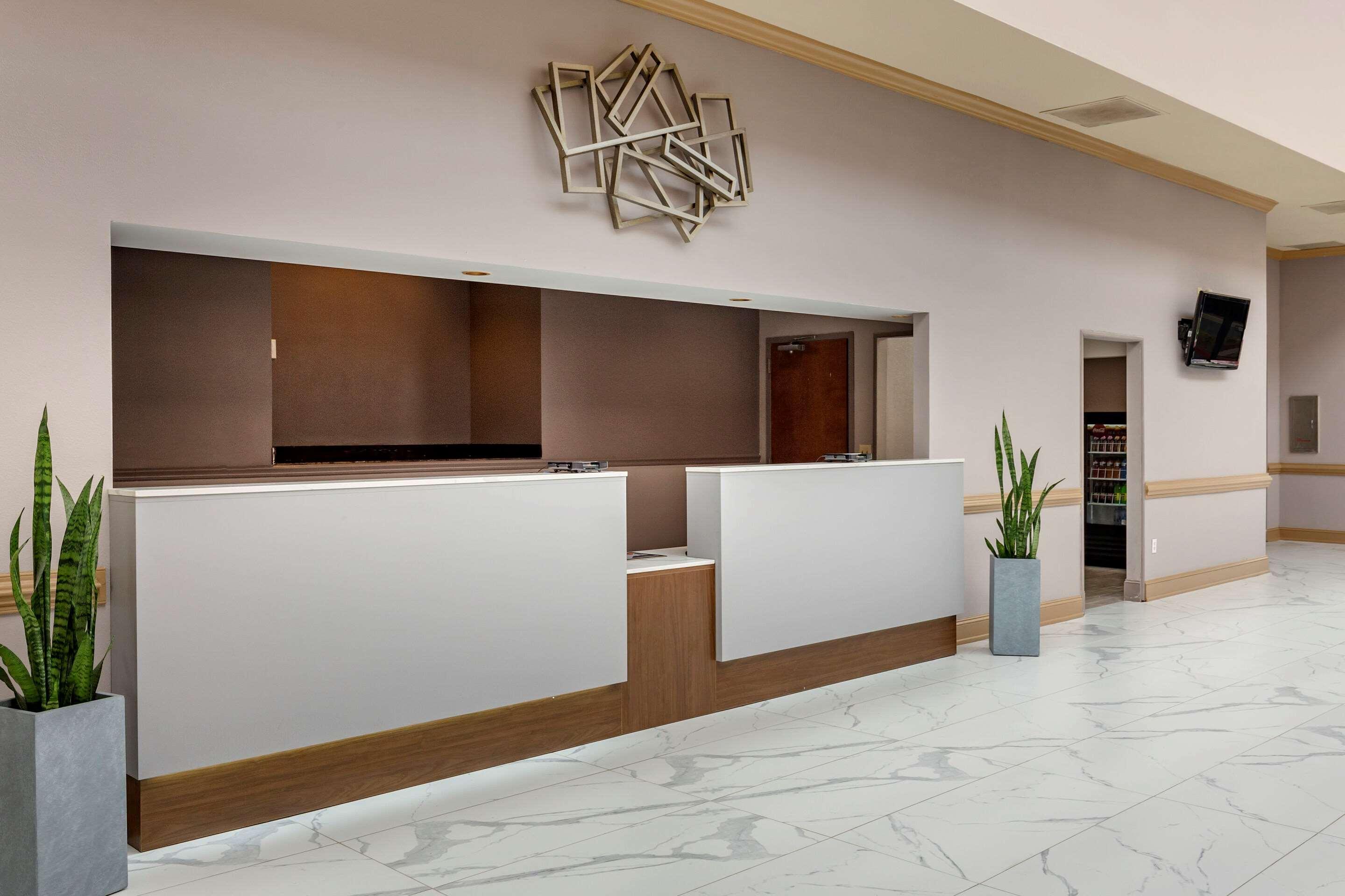 Clarion Hotel Fayetteville Extérieur photo