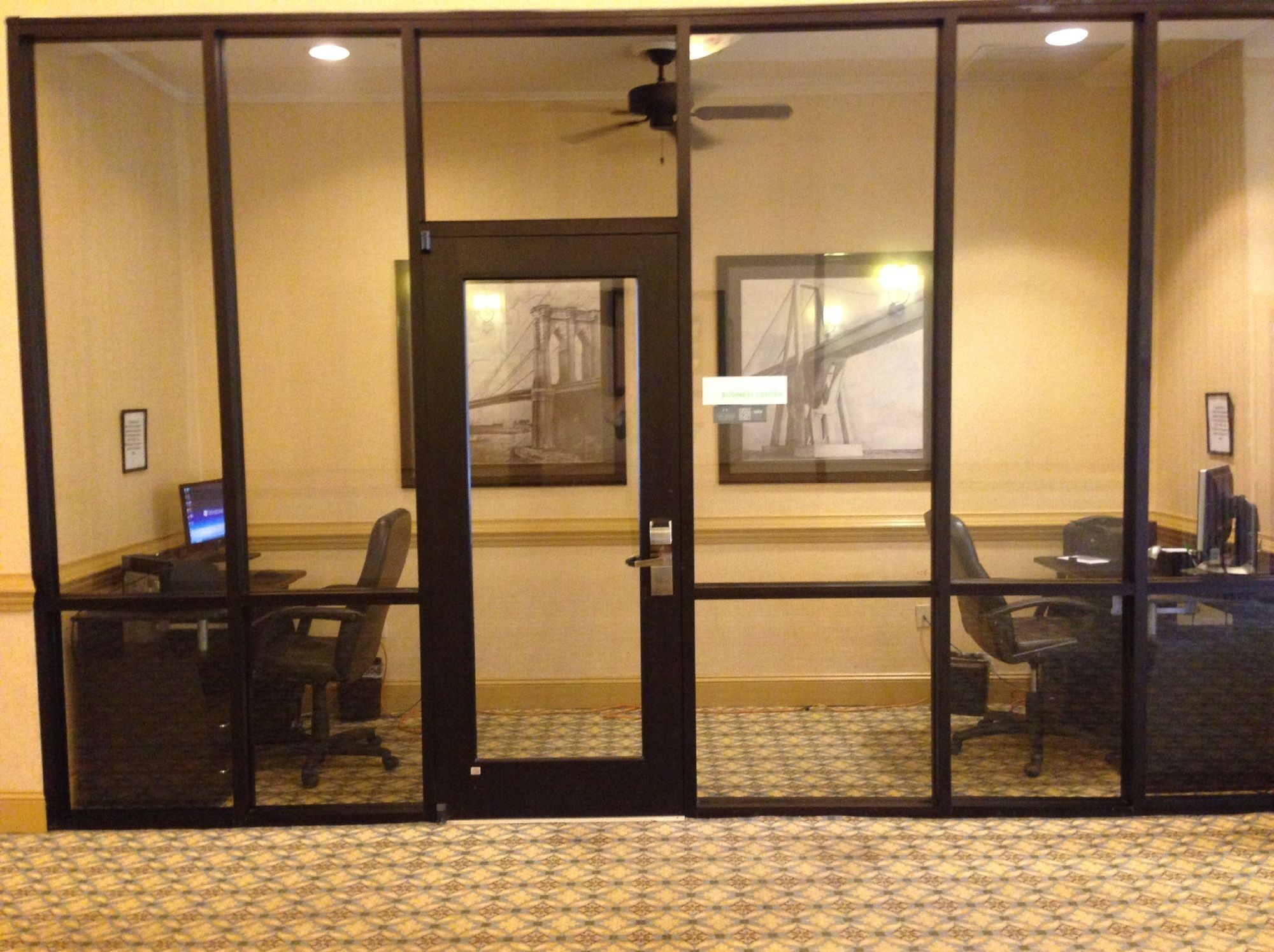 Clarion Hotel Fayetteville Extérieur photo